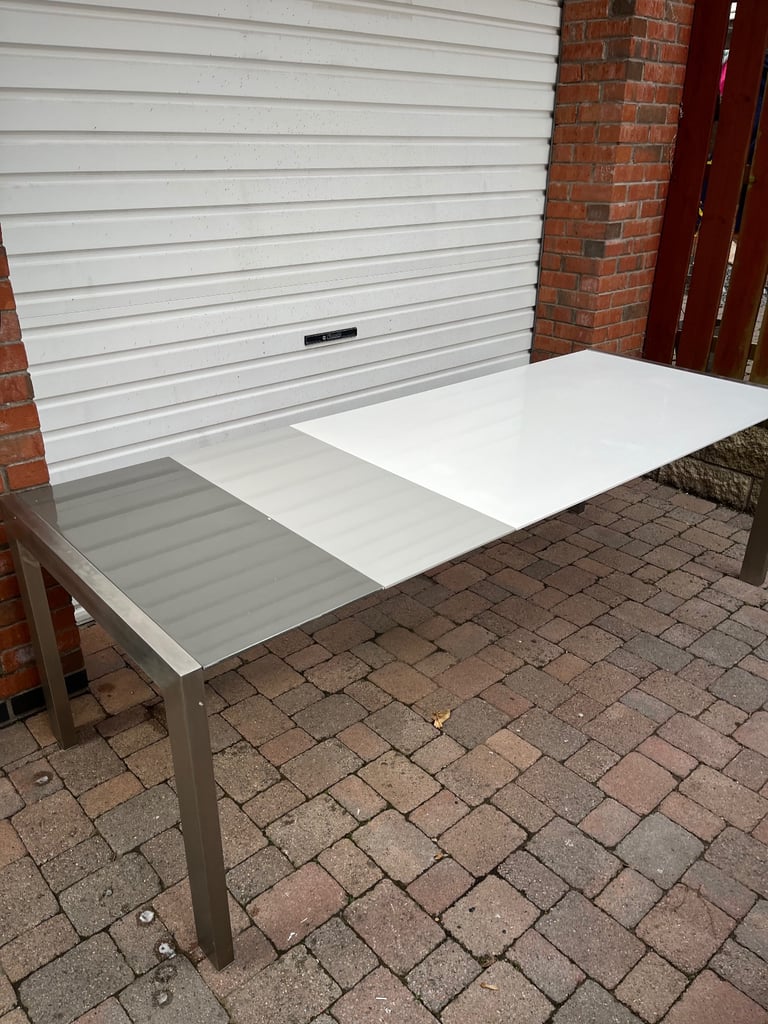 White High Gloss and Chrome Extendable Dining Table