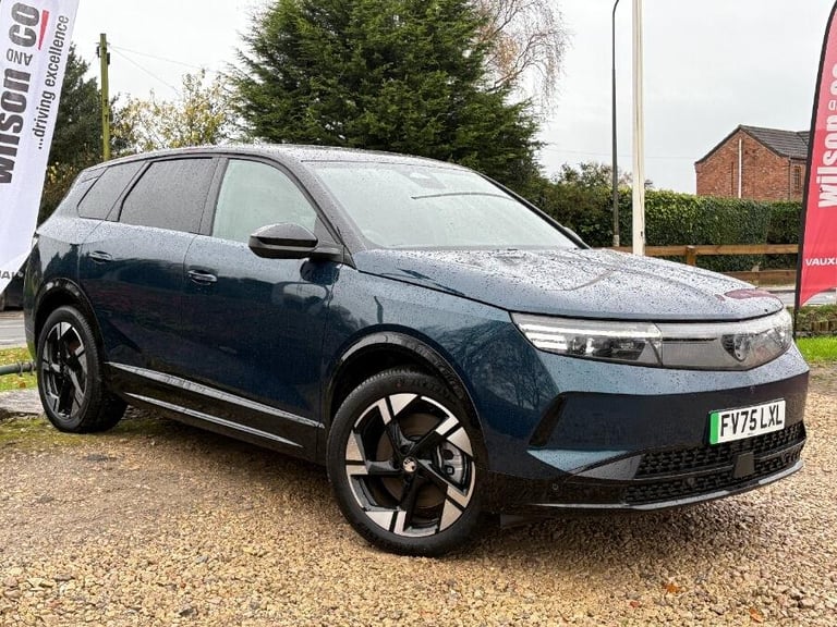 2025 Vauxhall Grandland 73kWh Ultimate SUV 5dr Electric Auto (213 ps) HATCHBACK Electric Automatic
