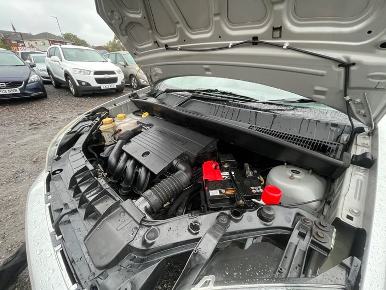 FORD FUSION 1.4L 5 DOOR + IDEAL FIRST CAR + CHEAP TO INSURE &amp; LOW ROAD TAX * 