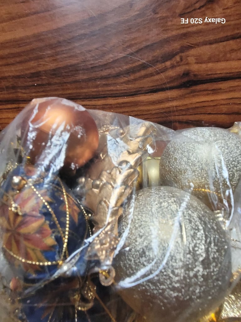 National Seal Sanctuary Exclusive: Jumbo Gold Christmas Tree Ornament Set - $5.99 Deal!