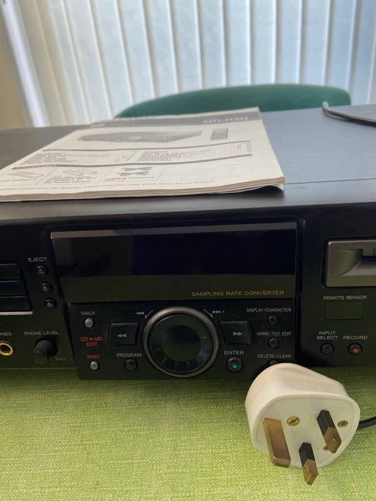 Sharp MD/CD deck MD-R3 - with manual