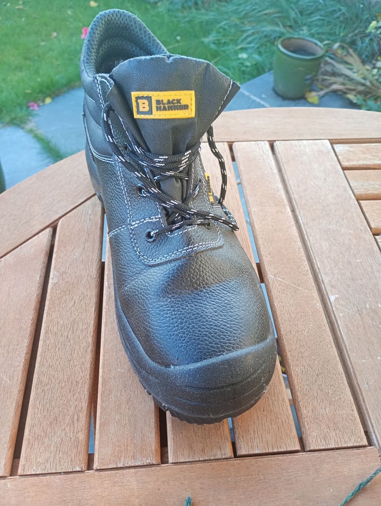 image for Black Hammer safety boots, size 11 UK. Hardly used.