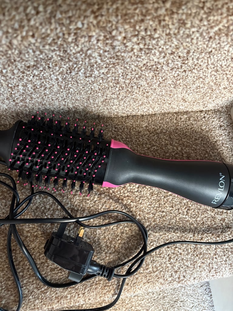 image for Revlon One Step hairdryer and volumiser brush