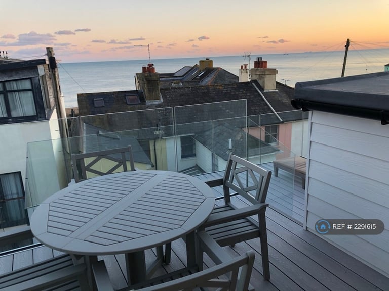 image for 2 bedroom flat in Sandgate High Street, Sandgate, Folkestone, CT20 (2 bed) (#2291615)