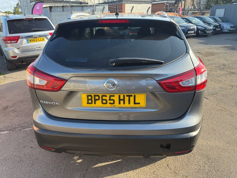 2015 Nissan Qashqai 1.6 DiG-T N-Tec+ 5dr HATCHBACK PETROL Manual