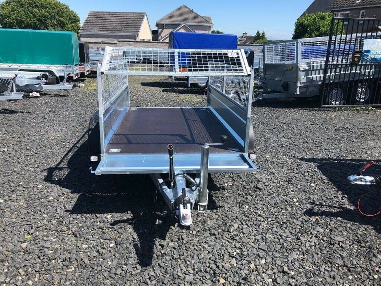 BRAND NEW 8,2ft x 4,3ft TWIN AXLE MASTER TRAILER WITH 40 CM MESH AND RAMP 1300KG BRAKED