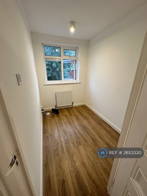4 bedroom house in London, London, SE9 (4 bed) (#2653330)