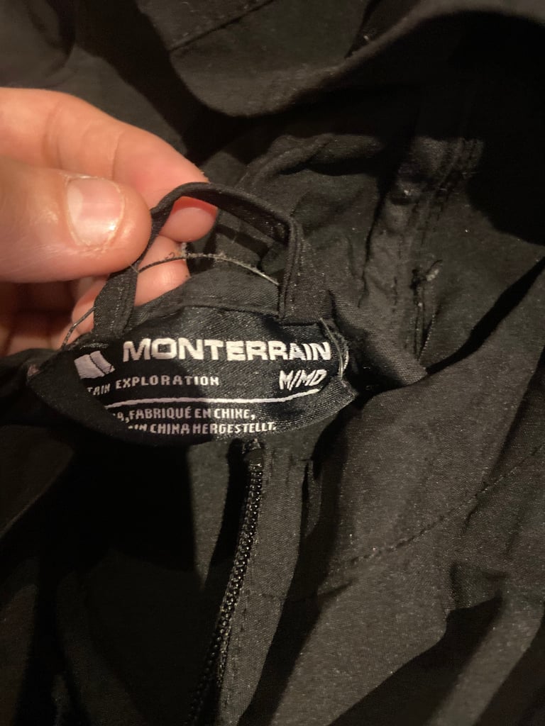 montrain  jogging bottoms and 2 jumpers 