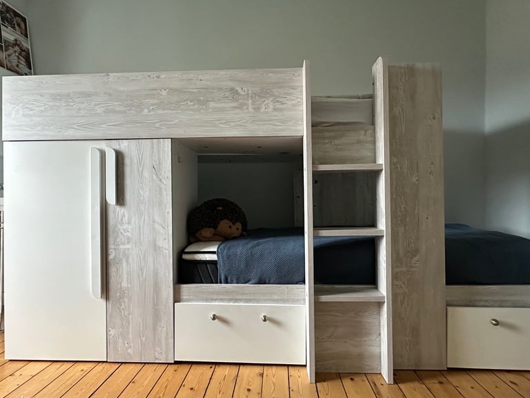 Children’s Bunk Bed with Wardrobe, Drawers & Shelf – Excellent Condition