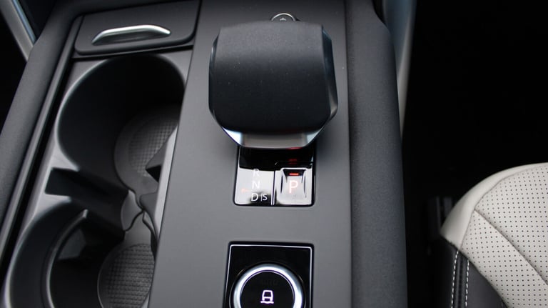 2025 Land Rover Discovery 3.0 D350 Metropolitan Edition 5dr Auto Estate Diesel Automatic