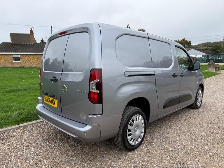 2019 Vauxhall Combo 1.5 Turbo D 2300 Sportive L2 H1 Euro 6 (s/s) 4dr PANEL VAN Diesel Manual