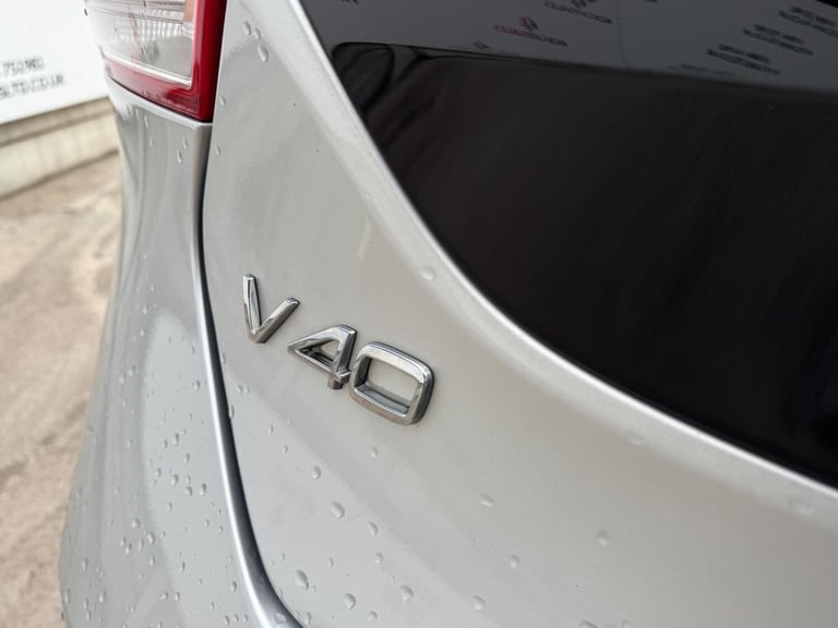 2016 Volvo V40 D3 [4 Cyl 150] Inscription 5dr Geartronic HATCHBACK DIESEL Automatic