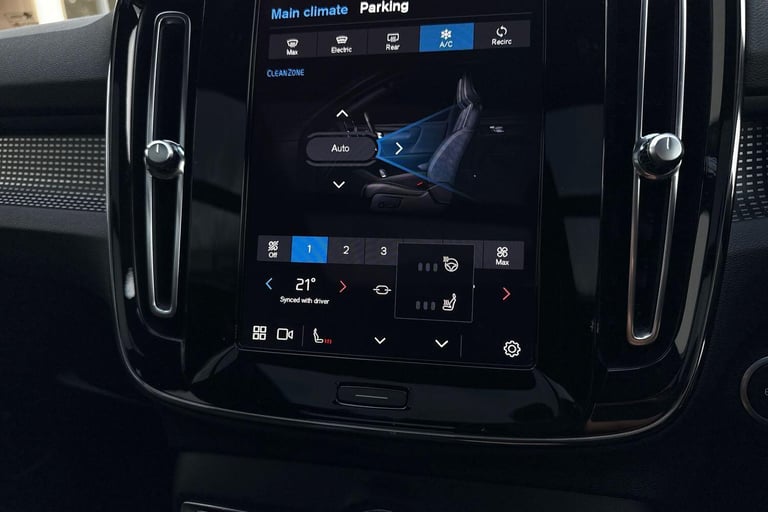 2022 Volvo XC40 2.0 B4 MHEV Ultimate SUV 5dr Petrol Hybrid DCT Auto Euro 6 (s/s) (197 ps) ESTATE ...