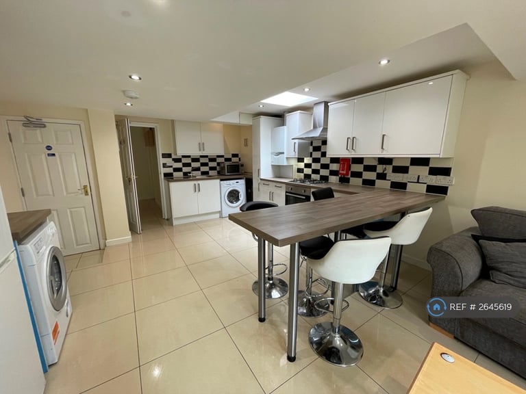 6 bedroom house in Hatherley Road, Reading, RG1 (6 bed) (#2645619)