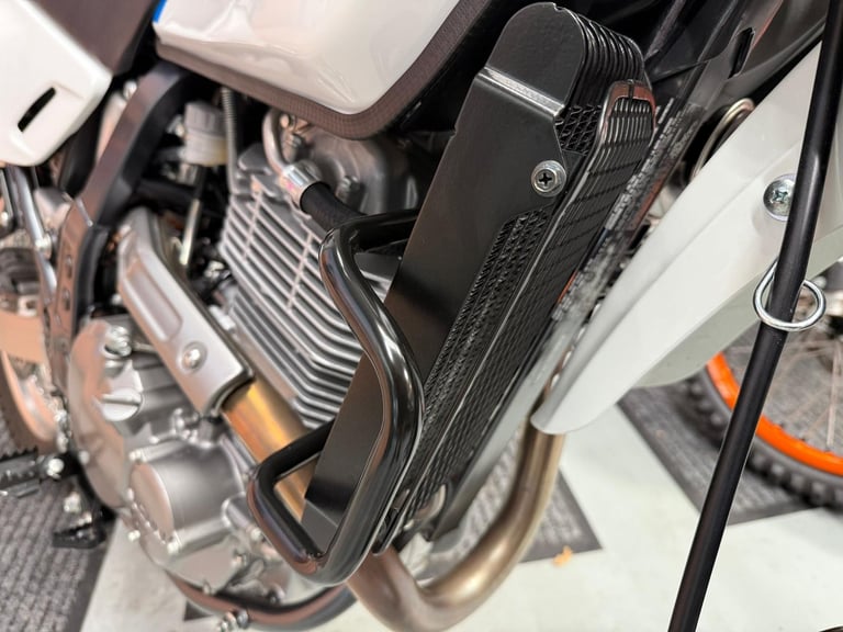 Suzuki DR650 Dual Sport 2025
