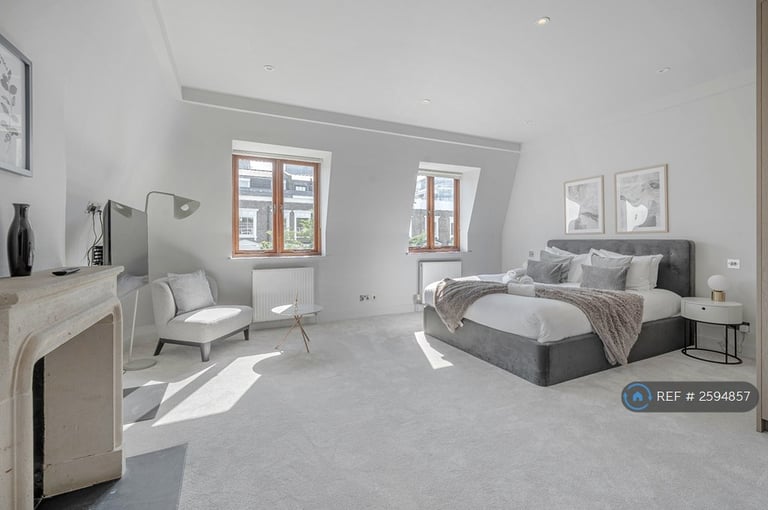 4 bedroom house in Warwick Gardens, London, W14 (4 bed) (#2594857)
