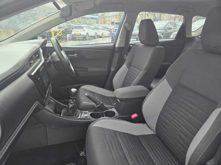 2016 Toyota Auris 1.6 D-4D ICON 5d 110 BHP Hatchback Diesel Manual