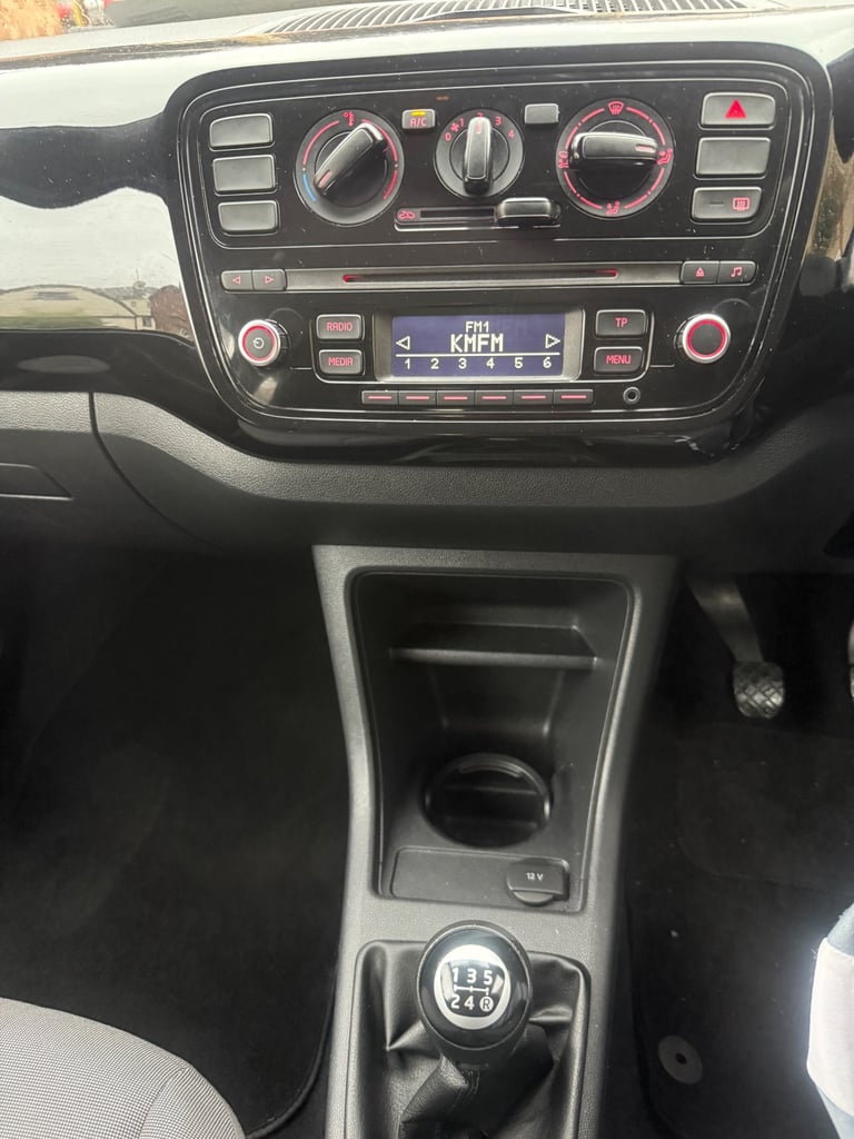 Volkswagen, UP, Hatchback, 2013, Manual, 999 (cc), 3 doors