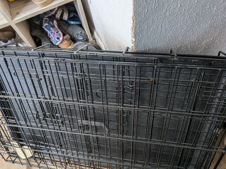 Medium dog cage