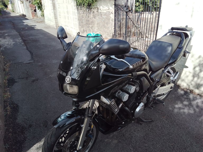 Yamaha, FZS, 2000, 599 (cc)