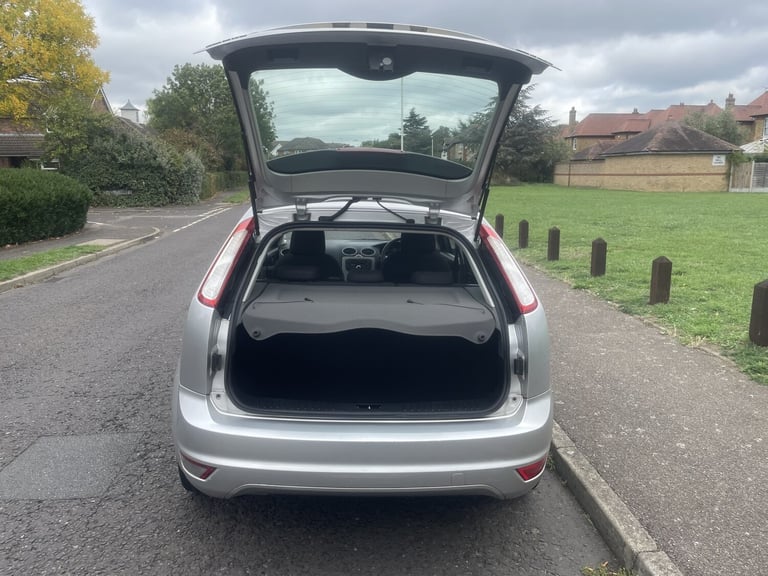 FORD FOCUS 1.6 Style 2010
