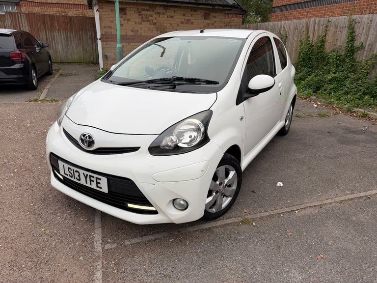 Toyota, AYGO, Hatchback, 2013, Manual, 998 (cc), 3 doors