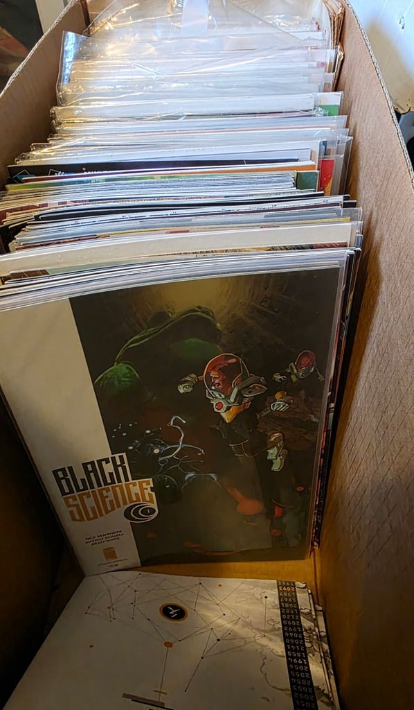 Comic Book Bundle - 140+ issues - Marvel, DC, Image, Indies, 2000AD - Long Box