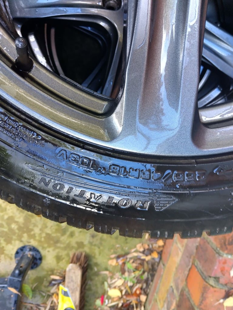 18' Calibre Gunmetal Grey Alloys with Dunlop Winter Sports 255/45r18 winter tyres 