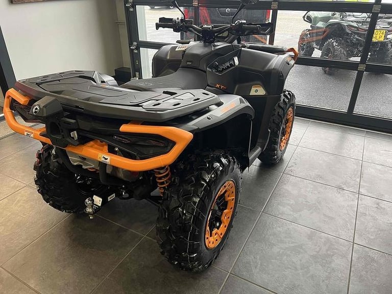 Can-Am Outlander 1000 XT-P T 1000R with ABS ATV Quad