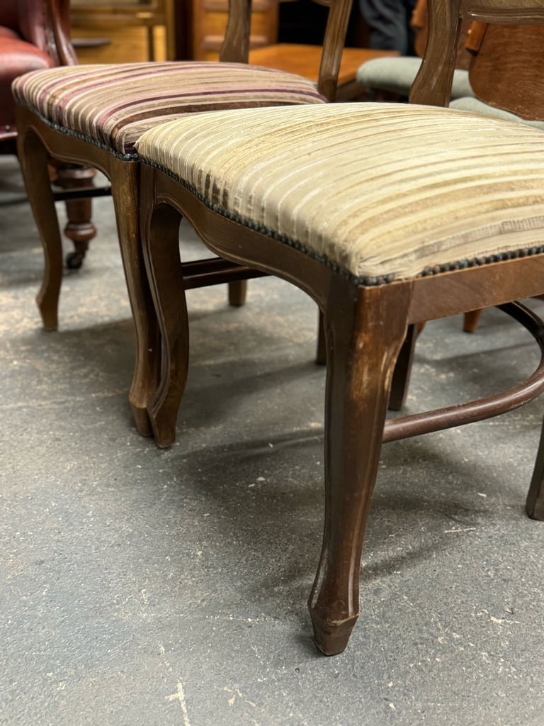 2 gorgeous vintage balloon back chairs.