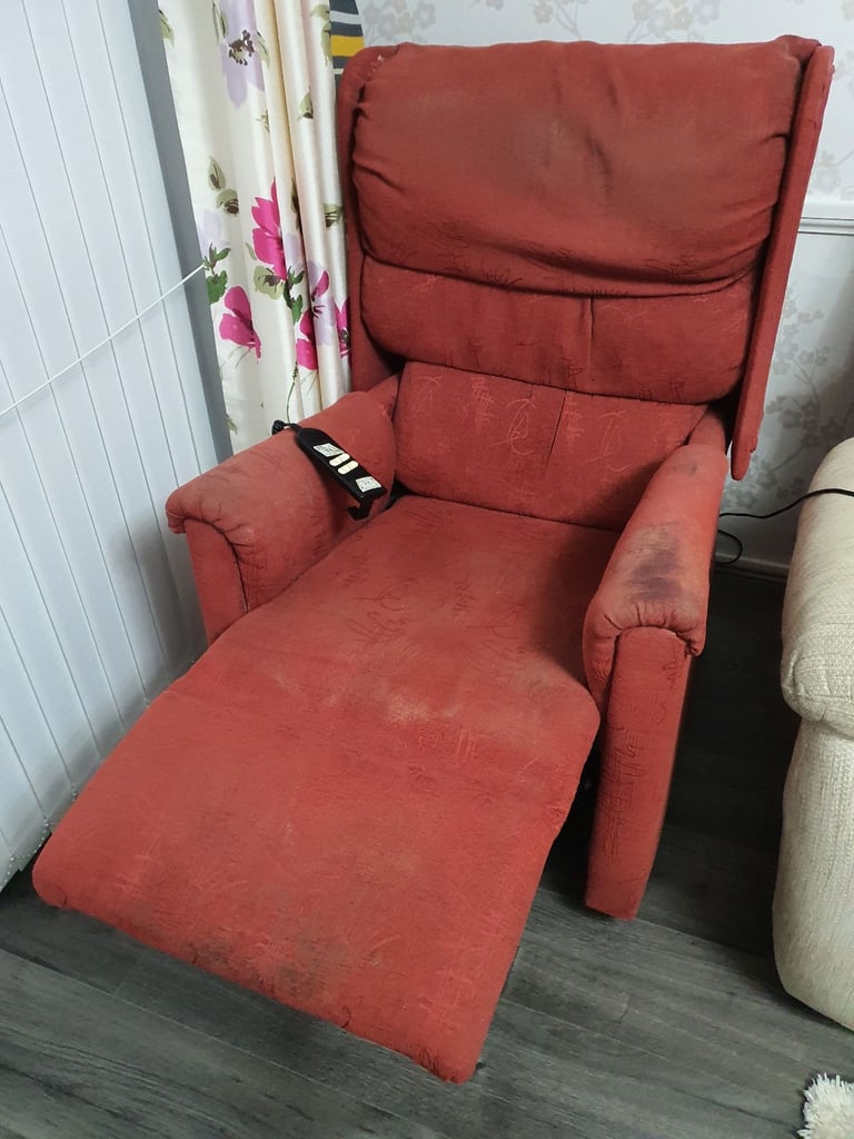 Electric riser recliner armchair