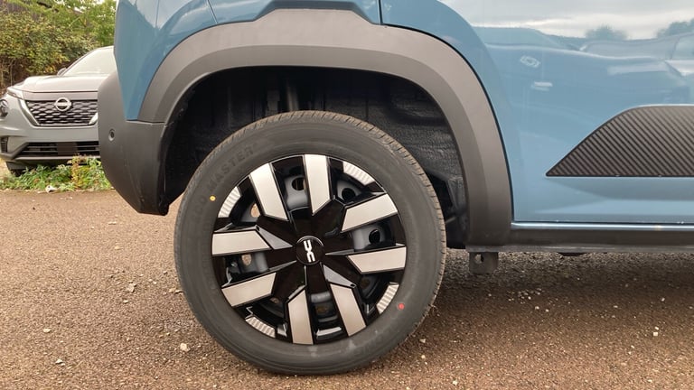 2025 Dacia Spring 27kWh Expression 65 48kW 5dr Auto Electric Hatchback Hatchback Electric Automatic