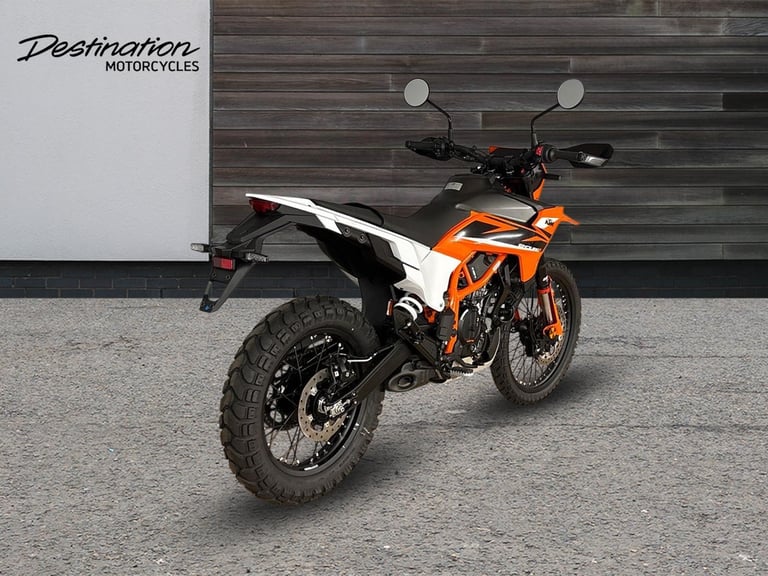 2025 KTM Street 125 ENDURO R orange Manual