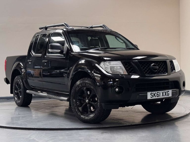 2011 Nissan Navara Double Cab Pick Up Tekna 2.5dCi 190 4WD PICK UP DIESEL Manual