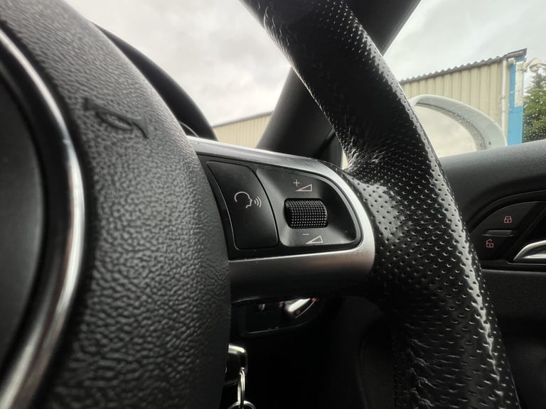 AUDI TT 2.0 TDI Black Edition 2013