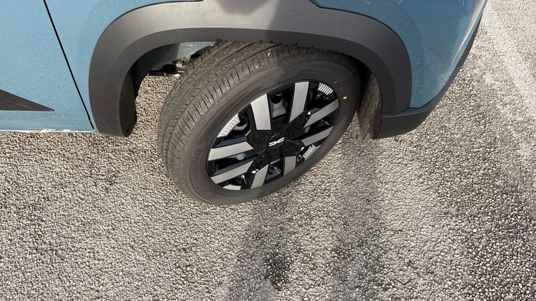 2025 Dacia Spring 27kWh Expression 65 48kW 5dr Auto Electric Hatchback Hatchback Electric Automatic