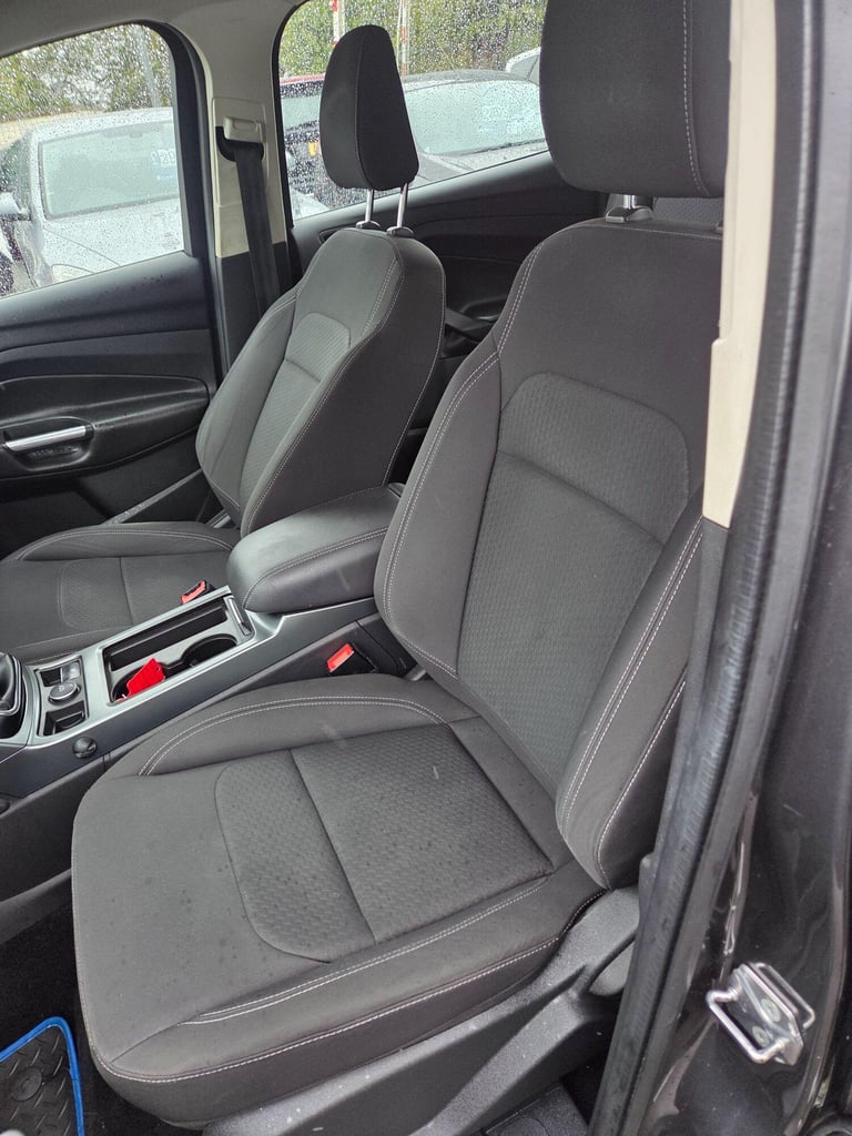 2017 Ford Kuga 1.5T EcoBoost Zetec Euro 6 (s/s) 5dr HATCHBACK Petrol Manual