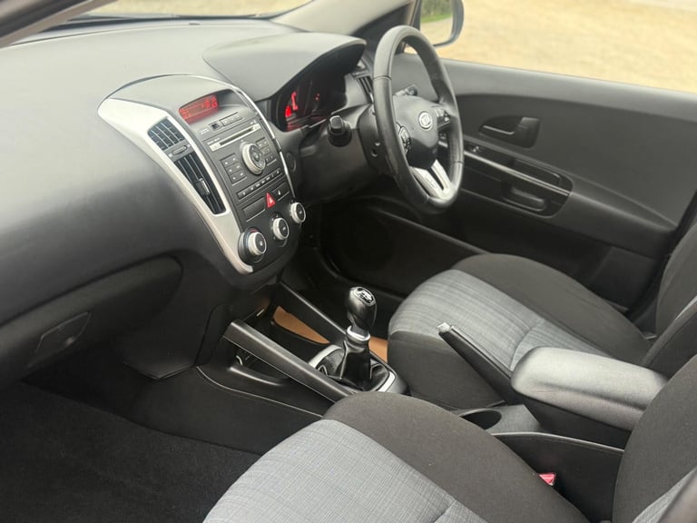 2012 Kia Ceed 1.6 CRDi EcoDynamics 2 Sports Wagon Euro 5 (s/s) 5dr ESTATE Diesel Manual