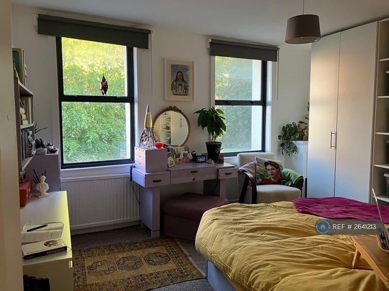 2 bedroom flat in Church Passage, Barnet, EN5 (2 bed) (#2641213)