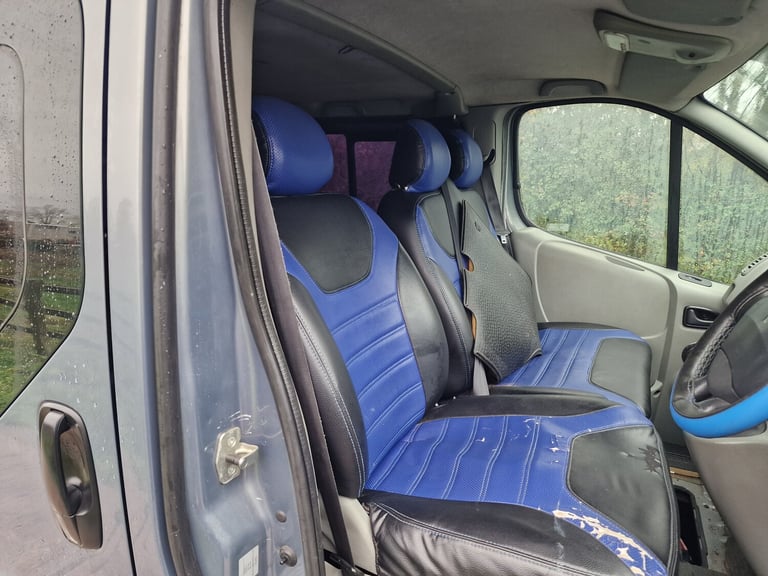 2011 Renault Traffic Grey 5 Seat Crew Cab  Spares Repairs  Turns over No start