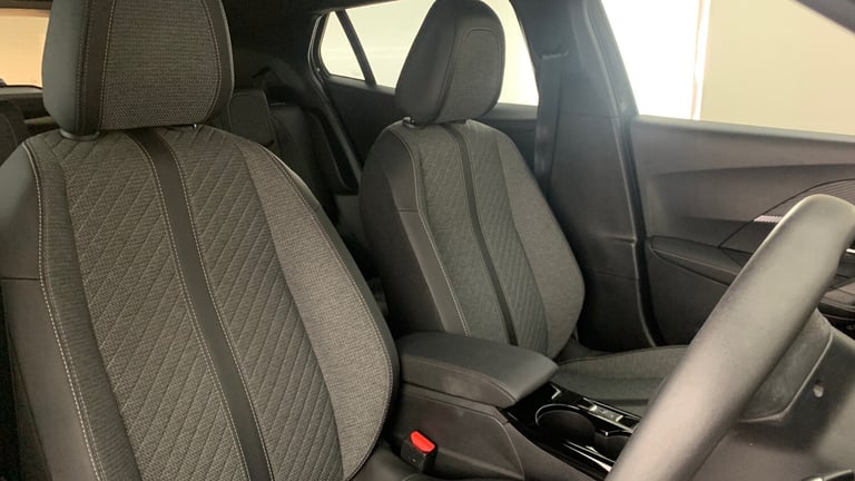 2024 Peugeot 2008 1.2 PureTech Allure SUV 5dr Petrol EAT Euro 6 (s/s) (130 ps) SUV Petrol Automatic