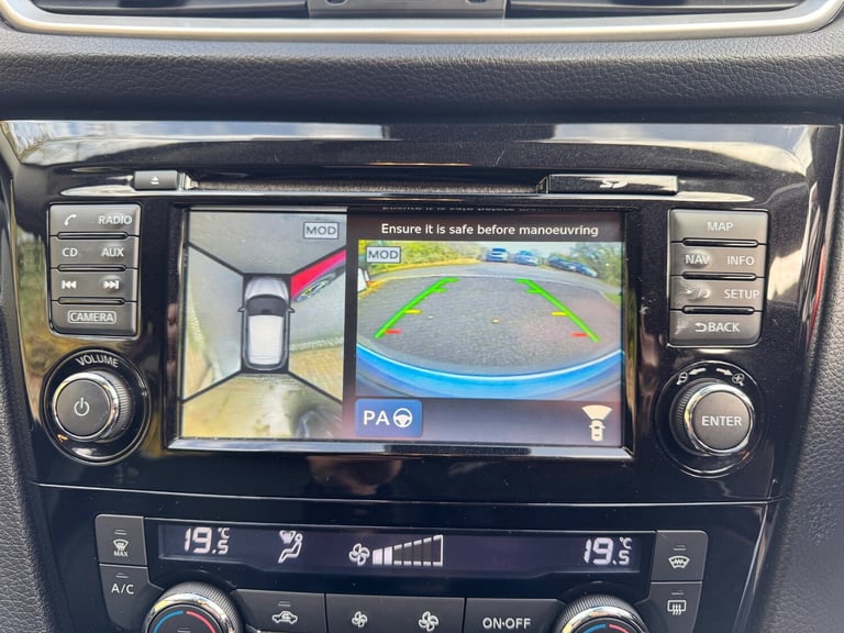 2015 Nissan Qashqai 1.6 DiG-T Tekna [Non-Panoramic] 5dr HATCHBACK Petrol Manual