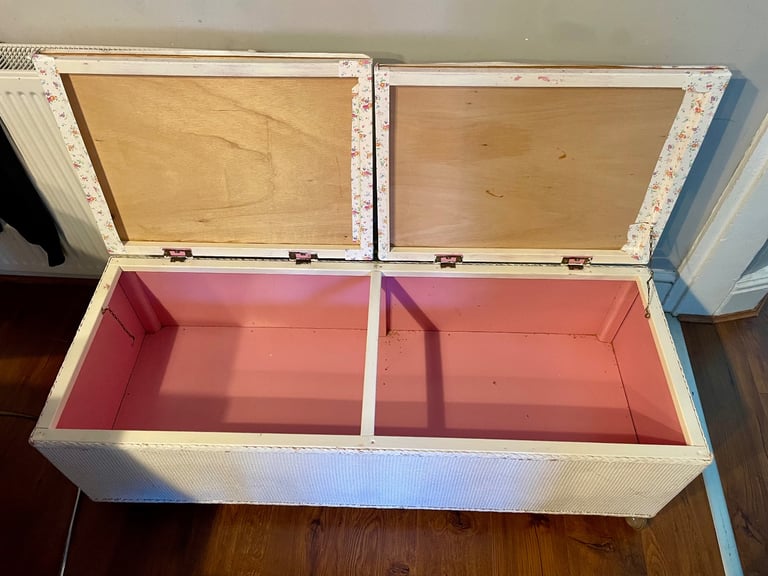 Large Lloyd Loom Vintage Blanket Box on Wheels