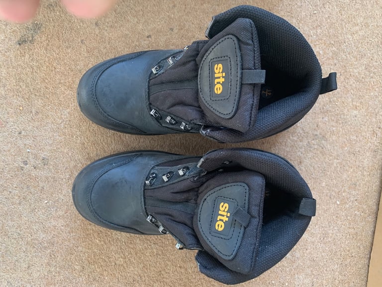 image for Boots Black size 41