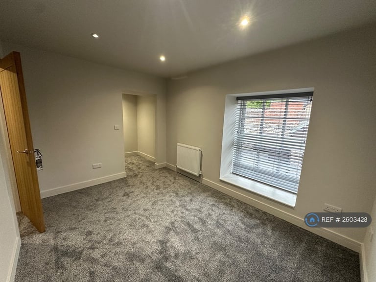 3 bedroom flat in High Street, Worksop, S80 (3 bed) (#2603428)