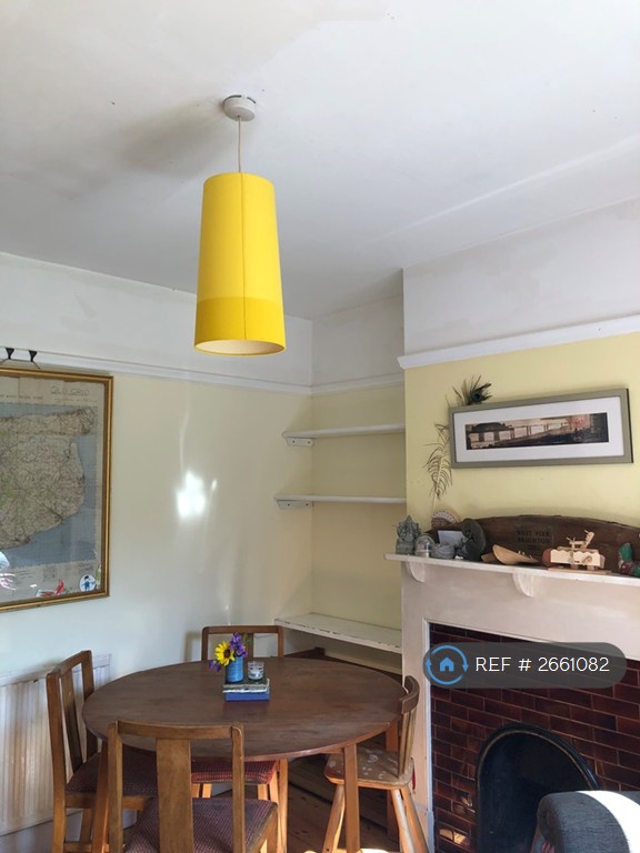 3 bedroom house in Harcourt Drive, Canterbury, CT2 (3 bed) (#2661082)