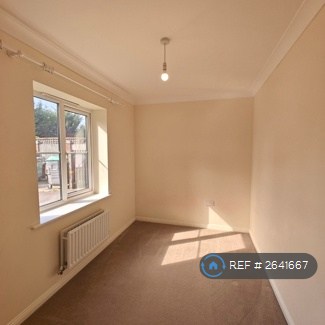 2 bedroom flat in Sterling Court, Bursledon, Southampton, SO31 (2 bed) (#2641667)
