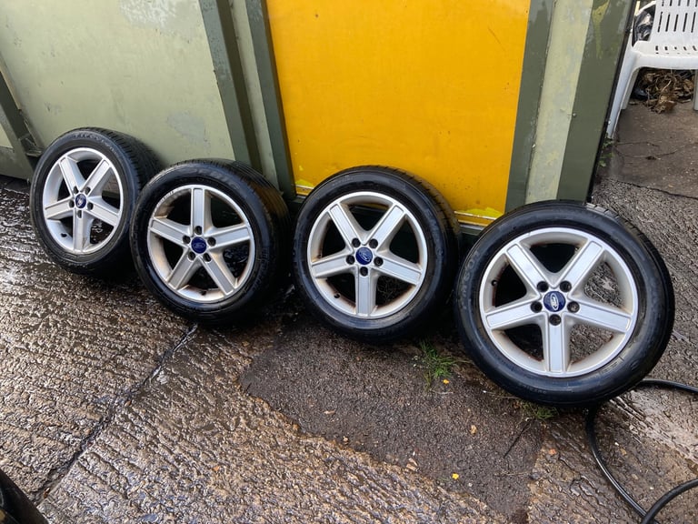 image for Ford 16” alloy wheels & tyres fits focus, mondeo, transit connect etc 