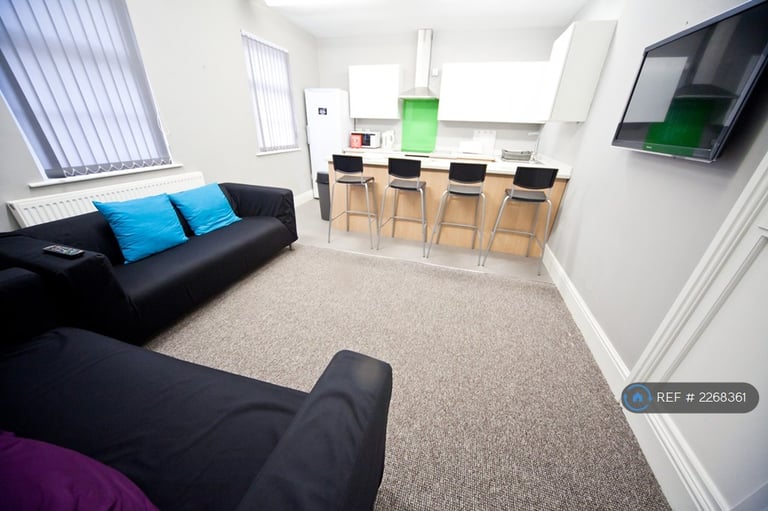 8 bedroom house in Ribblesdale Place, Preston, PR1 (8 bed) (#2268361)