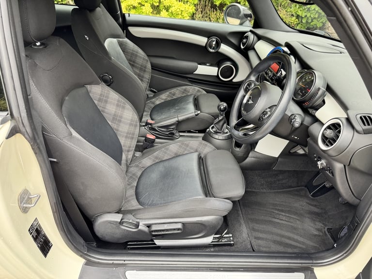 MINI HATCH 1.5 Cooper D 3-Door Hatch White Manual Diesel 2014 CHILI PACK